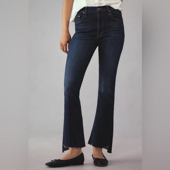 Mother The Insider Crop Step Fray Jeans in Off Limits 25 - Picture 4 of 9